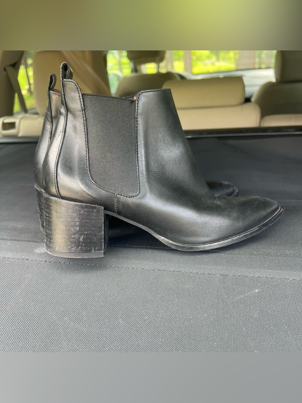 Everlane Black Leather Chelsea Ankle Boots Wardrobe Staple Elevated Basic Size 7